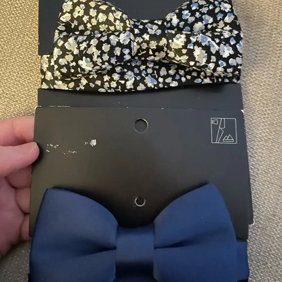 Clip on bow ties set of two one blue and one floral - Picture 1 of 3